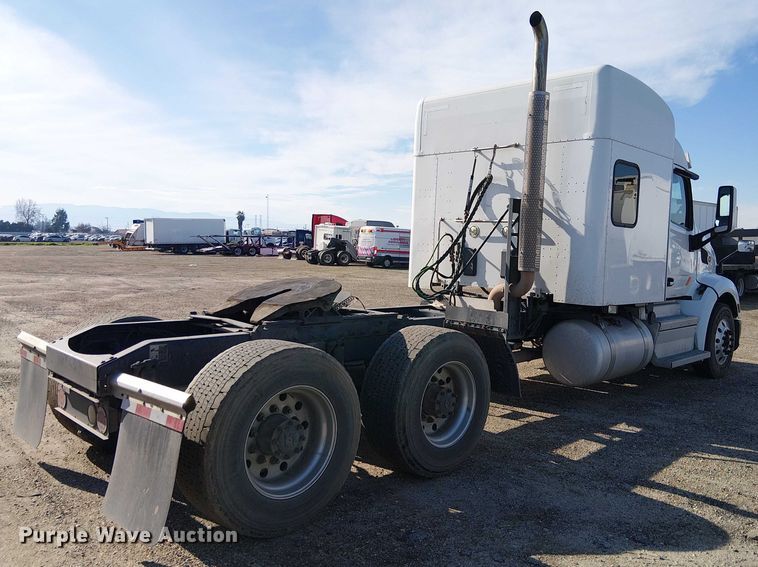 image for item YA1752 2018 Peterbilt 579 semi truck