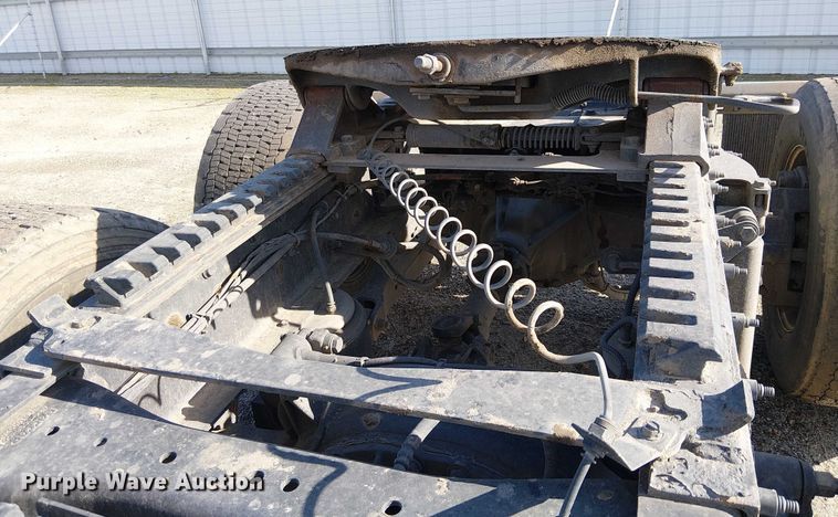 image for item YA1752 2018 Peterbilt 579 semi truck