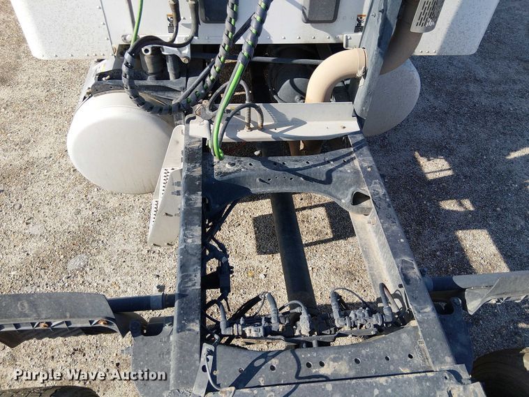 image for item YA1752 2018 Peterbilt 579 semi truck