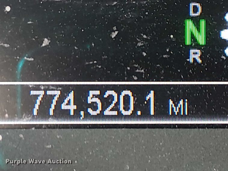 image for item YA1752 2018 Peterbilt 579 semi truck