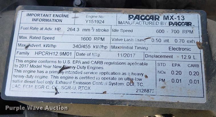 image for item YA1752 2018 Peterbilt 579 semi truck