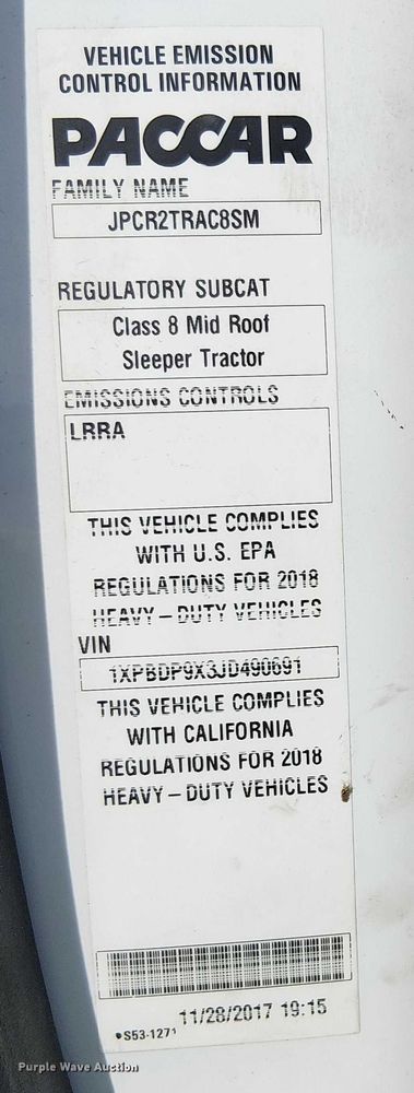 image for item YA1752 2018 Peterbilt 579 semi truck