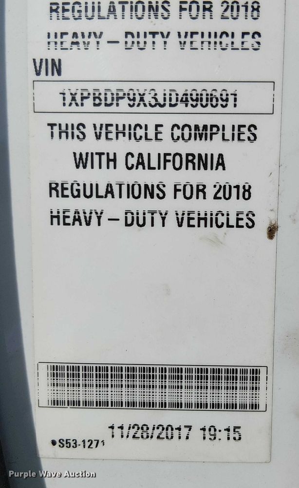 image for item YA1752 2018 Peterbilt 579 semi truck