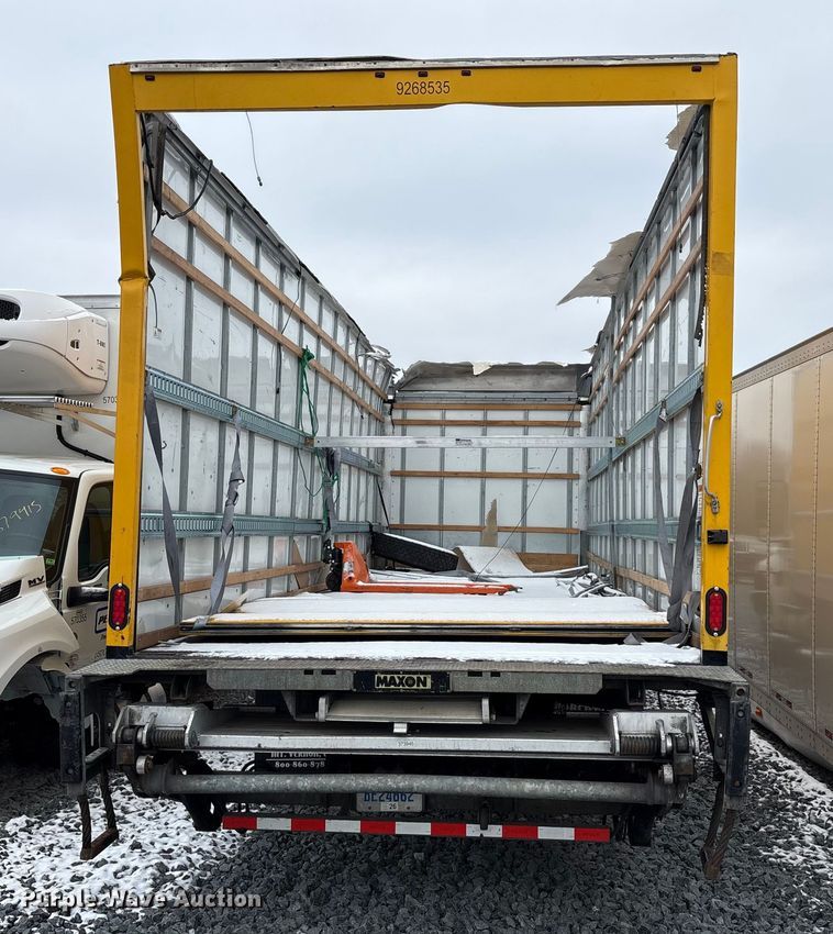 image for item YA1755 2016 International 4300 box truck