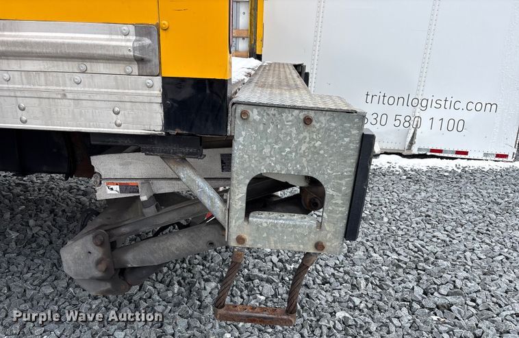 image for item YA1755 2016 International 4300 box truck