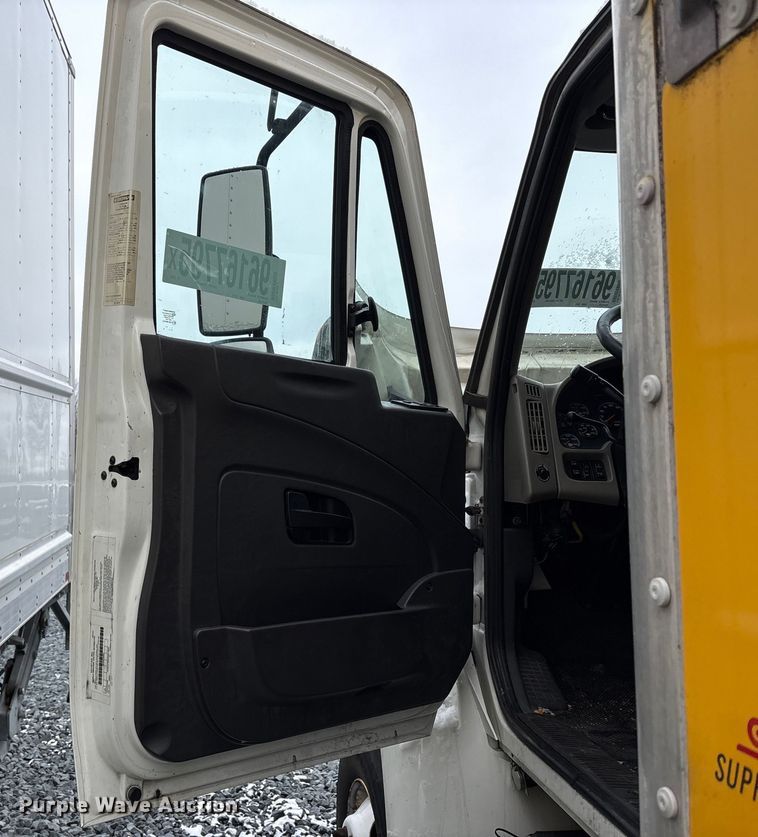 image for item YA1755 2016 International 4300 box truck