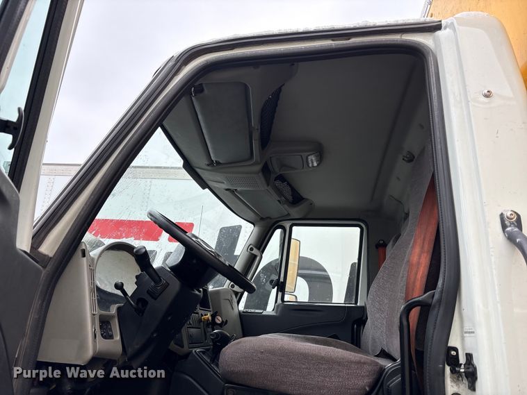 image for item YA1755 2016 International 4300 box truck