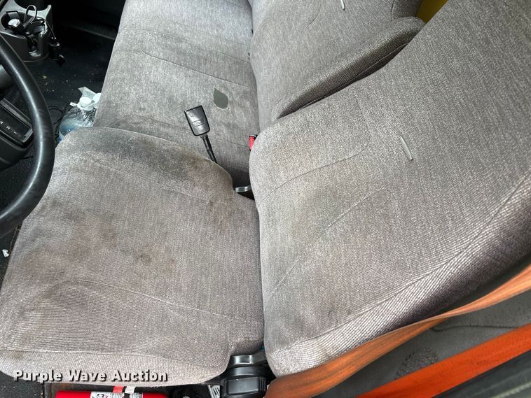 image for item YA1755 2016 International 4300 box truck