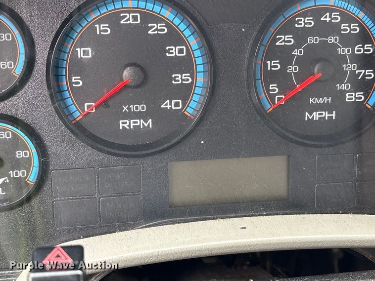 image for item YA1755 2016 International 4300 box truck