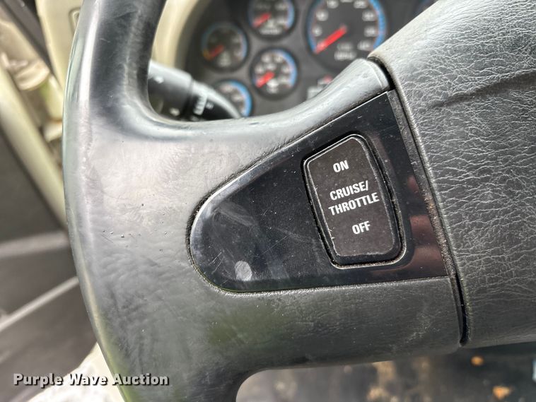 image for item YA1755 2016 International 4300 box truck