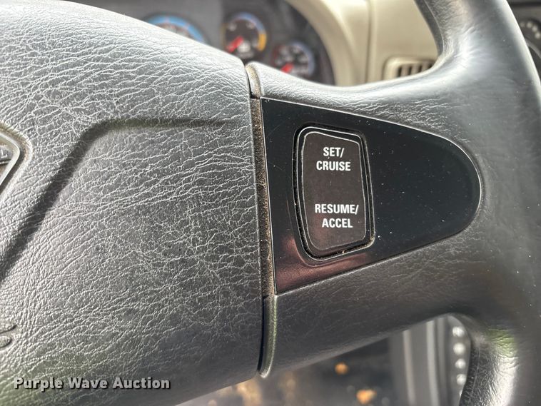 image for item YA1755 2016 International 4300 box truck