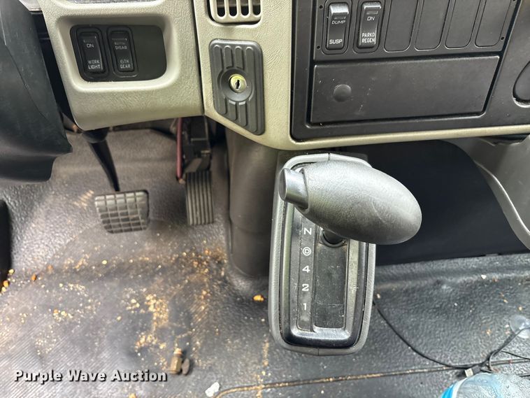 image for item YA1755 2016 International 4300 box truck