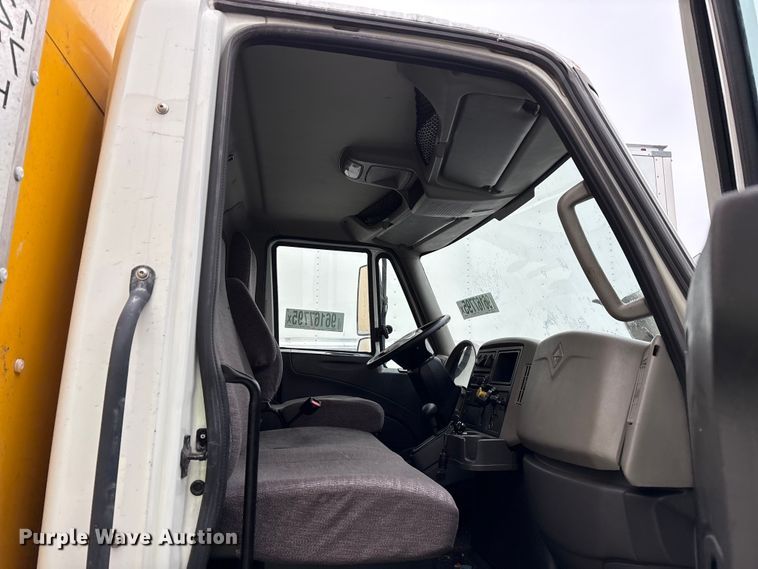 image for item YA1755 2016 International 4300 box truck