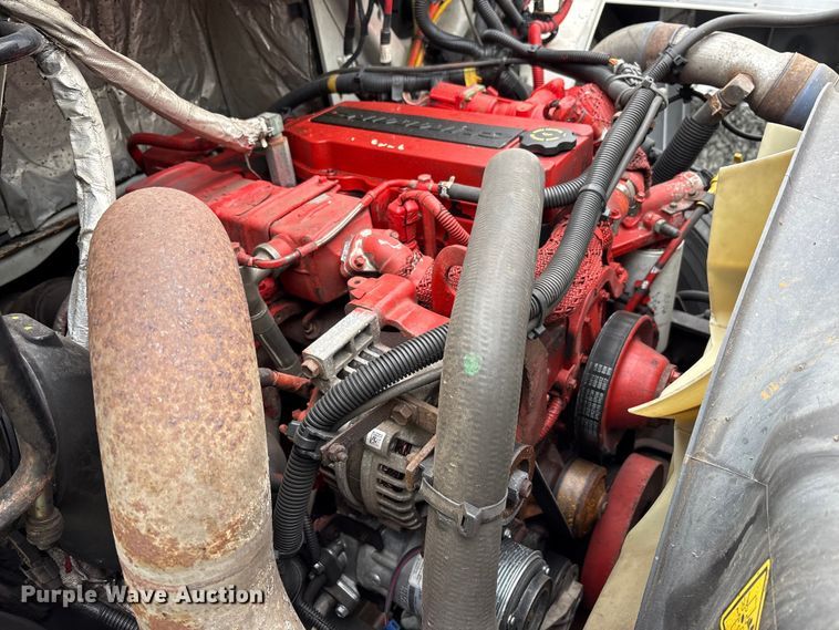 image for item YA1755 2016 International 4300 box truck