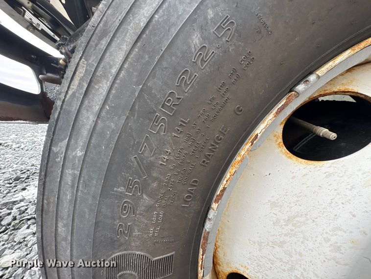 image for item YA1755 2016 International 4300 box truck