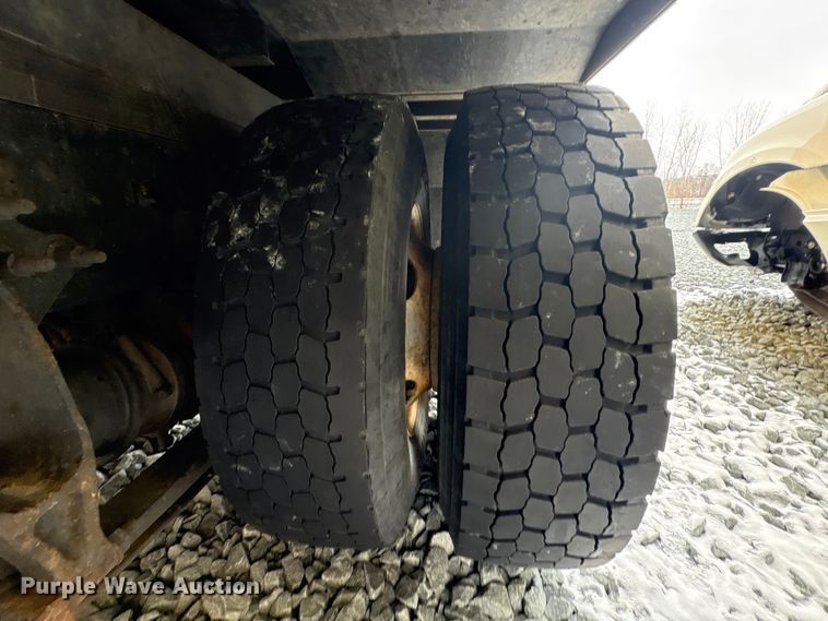 image for item YA1755 2016 International 4300 box truck