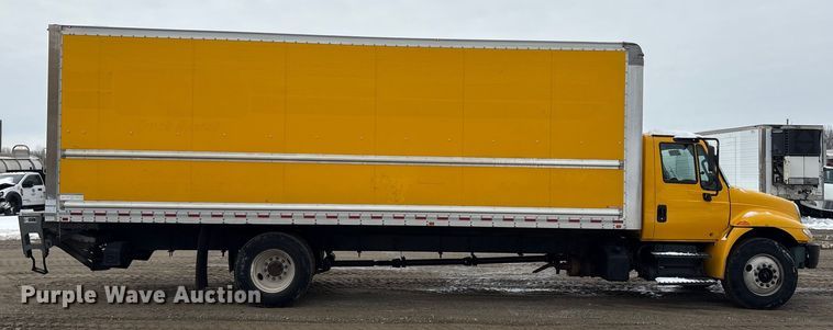 image for item YA1756 2019 International 4300 box truck