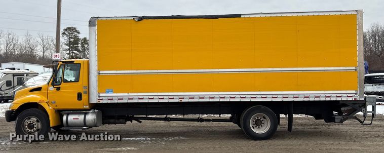 image for item YA1756 2019 International 4300 box truck