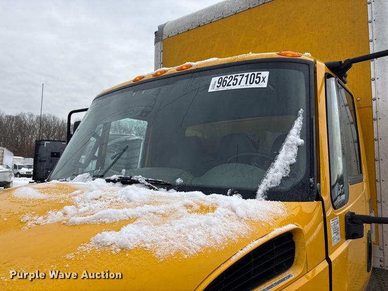 image for item YA1756 2019 International 4300 box truck