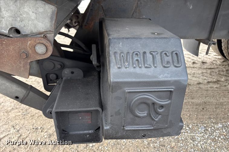 image for item YA1756 2019 International 4300 box truck