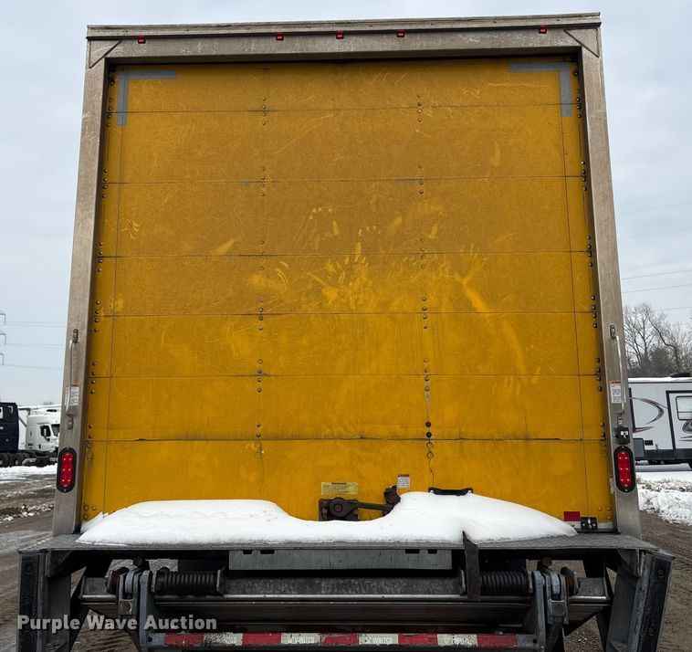 image for item YA1756 2019 International 4300 box truck