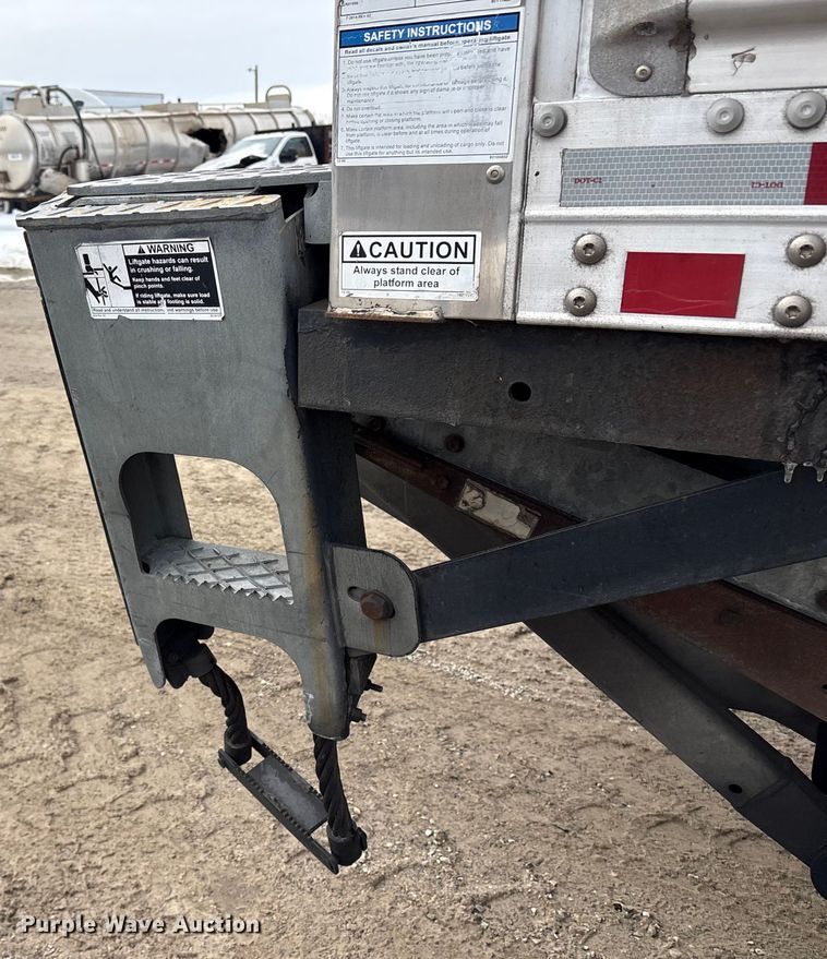 image for item YA1756 2019 International 4300 box truck