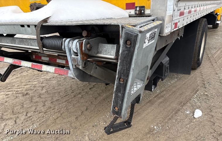 image for item YA1756 2019 International 4300 box truck