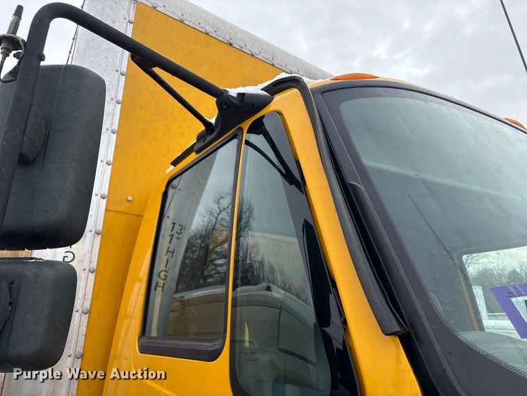 image for item YA1756 2019 International 4300 box truck