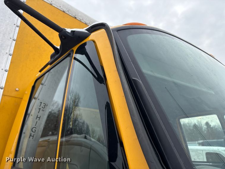 image for item YA1756 2019 International 4300 box truck