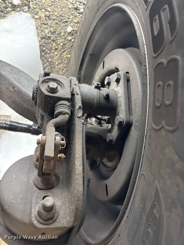 image for item YA1756 2019 International 4300 box truck