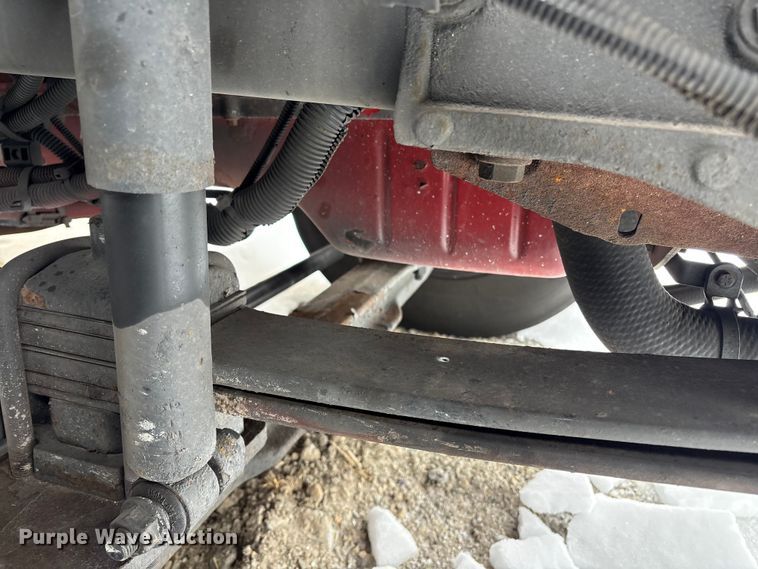 image for item YA1756 2019 International 4300 box truck