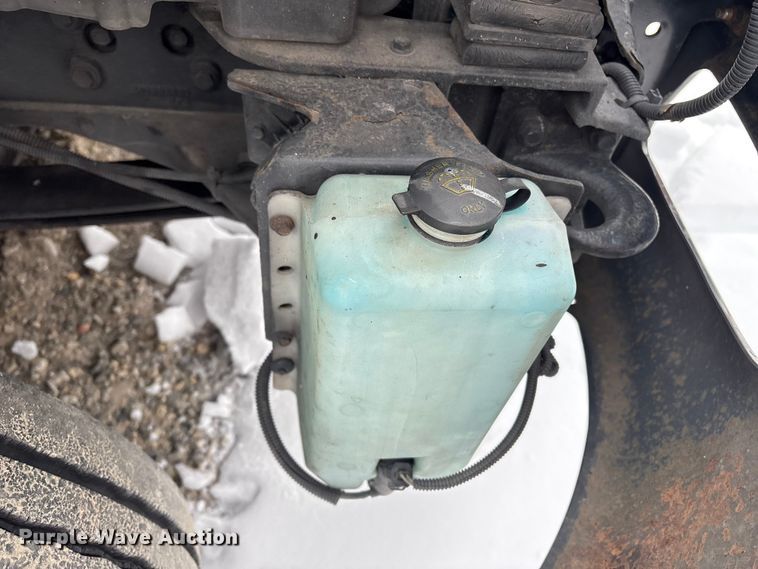 image for item YA1756 2019 International 4300 box truck