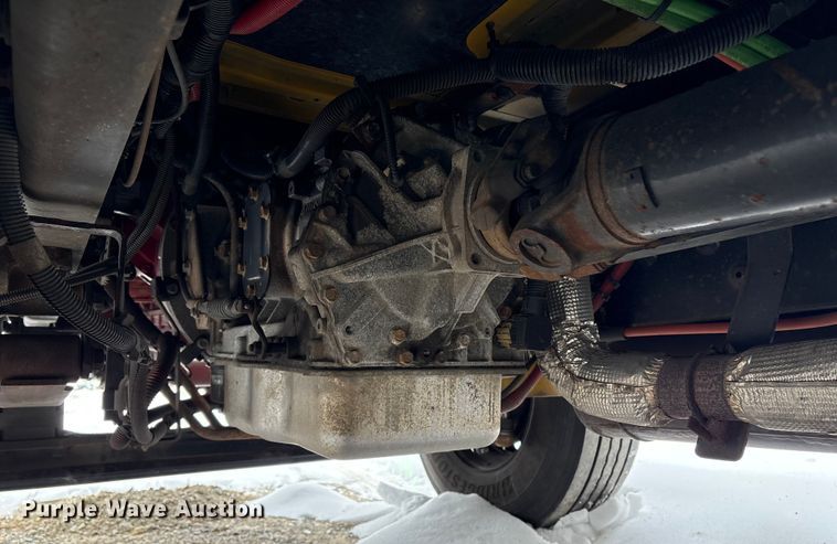 image for item YA1756 2019 International 4300 box truck