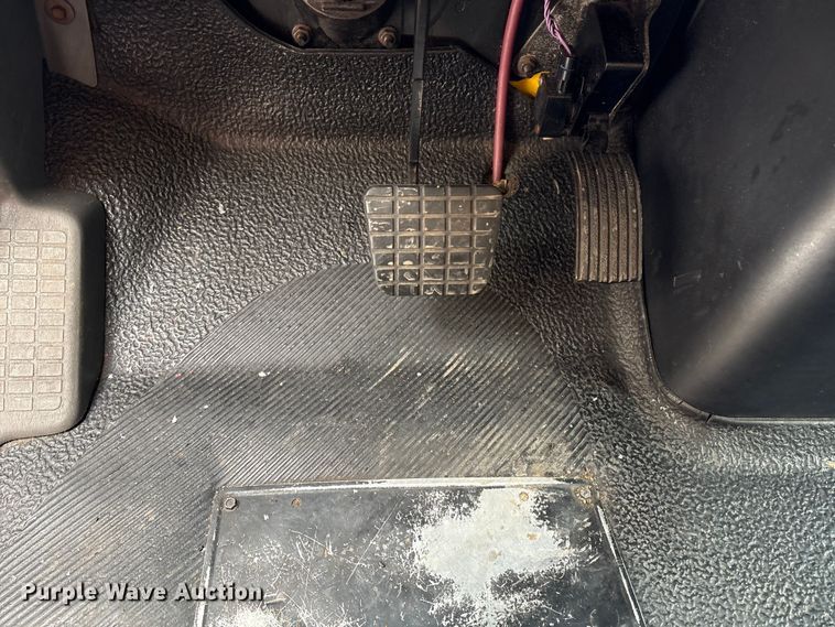 image for item YA1756 2019 International 4300 box truck