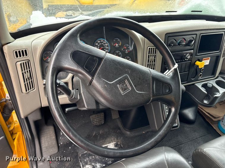 image for item YA1756 2019 International 4300 box truck