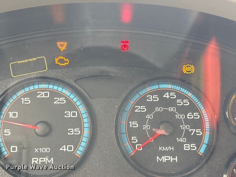 image for item YA1756 2019 International 4300 box truck