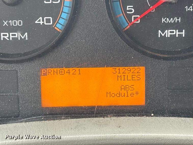 image for item YA1756 2019 International 4300 box truck