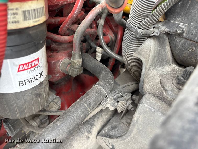 image for item YA1756 2019 International 4300 box truck