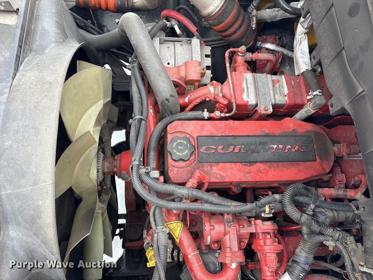 image for item YA1756 2019 International 4300 box truck