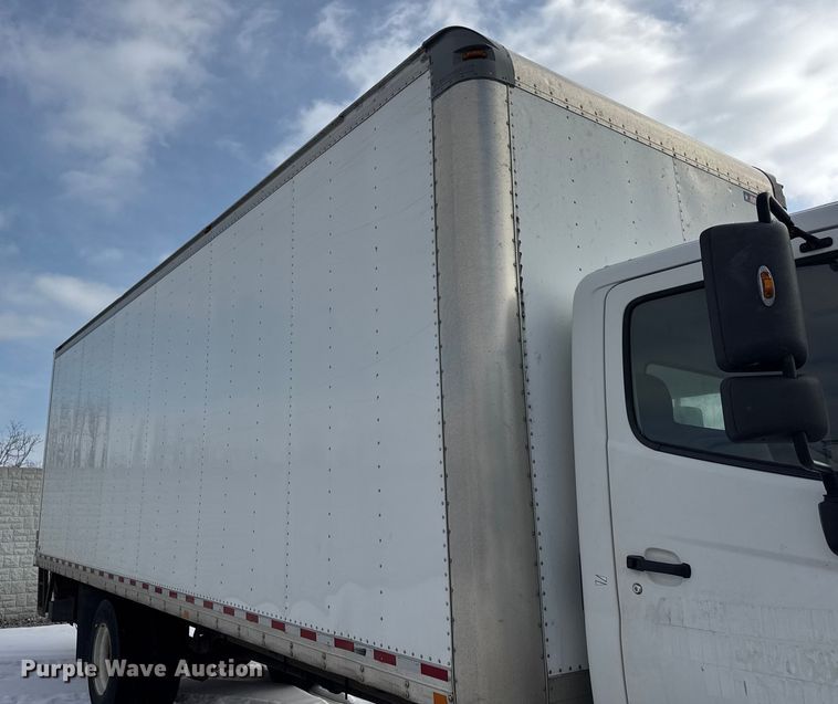 image for item YA1790 2016 Hino box truck