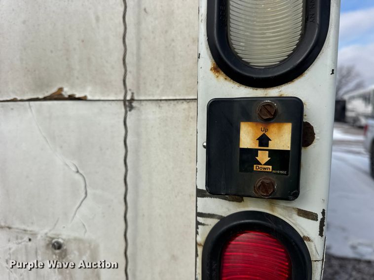 image for item YA1790 2016 Hino box truck