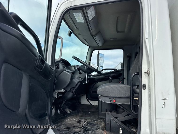 image for item YA1790 2016 Hino box truck