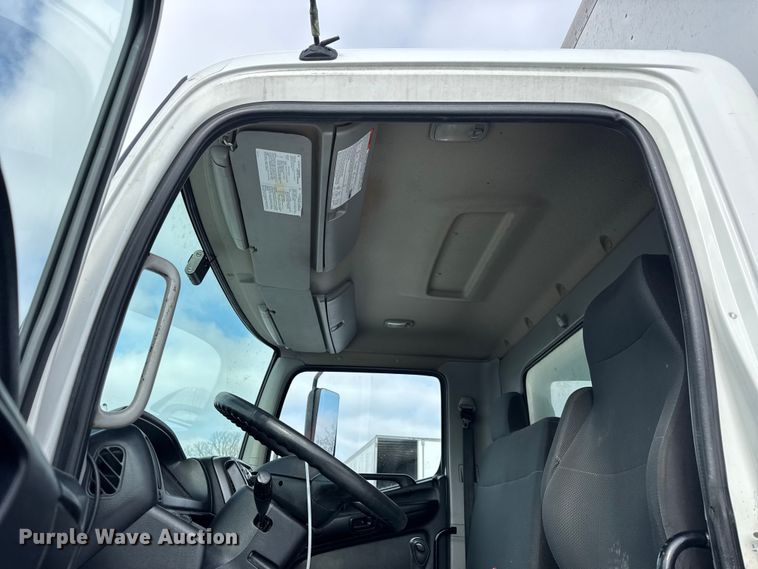 image for item YA1790 2016 Hino box truck