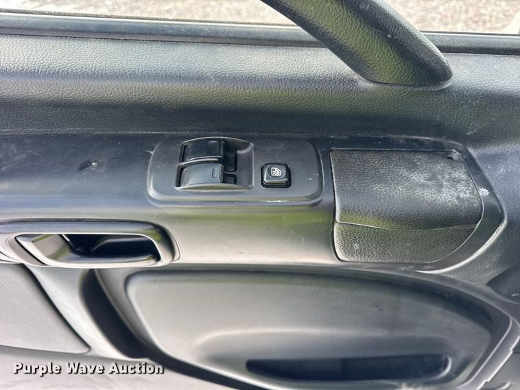 image for item YA1790 2016 Hino box truck