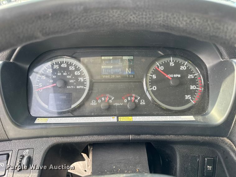 image for item YA1790 2016 Hino box truck