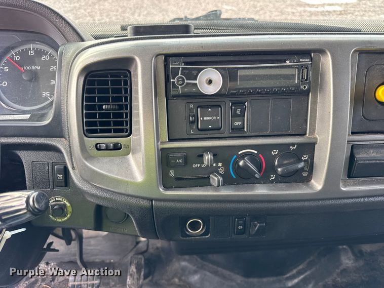 image for item YA1790 2016 Hino box truck