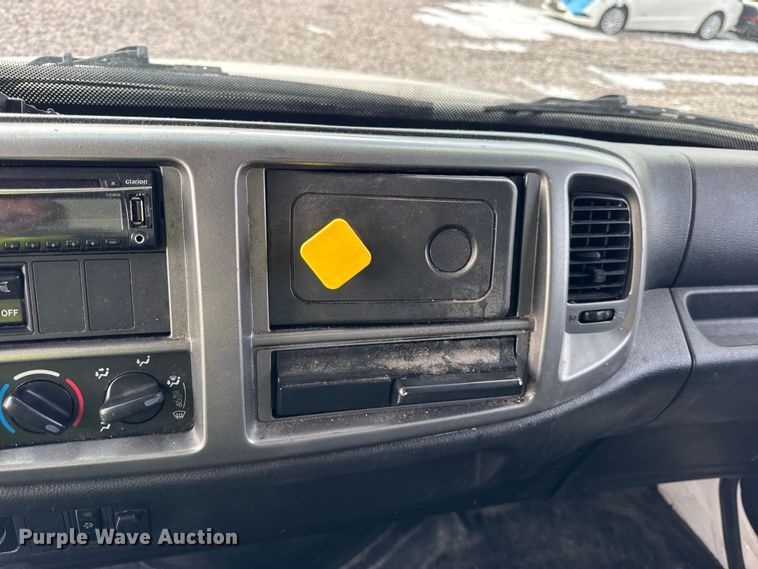 image for item YA1790 2016 Hino box truck