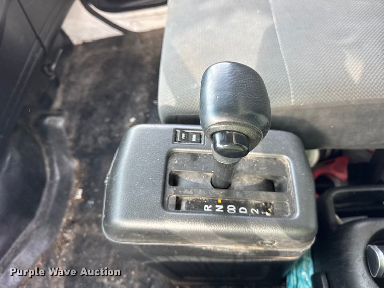 image for item YA1790 2016 Hino box truck