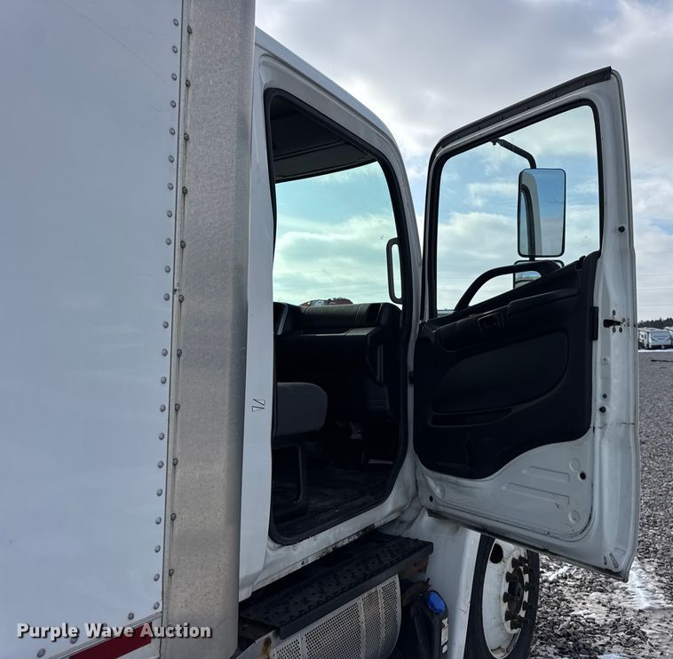 image for item YA1790 2016 Hino box truck