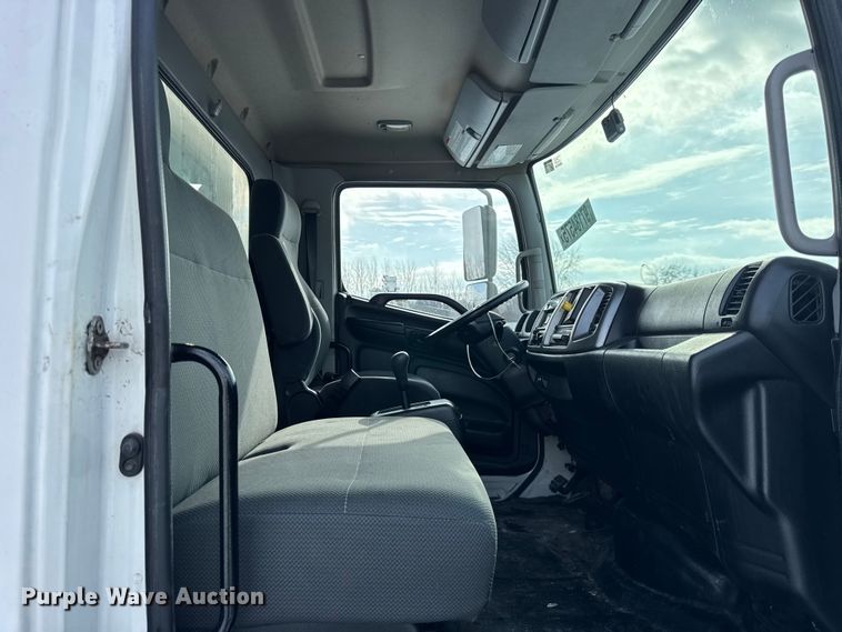 image for item YA1790 2016 Hino box truck